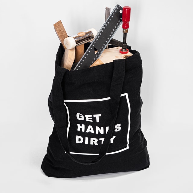 Get hands dirty's tote bag printed with Mekanika screen printing press